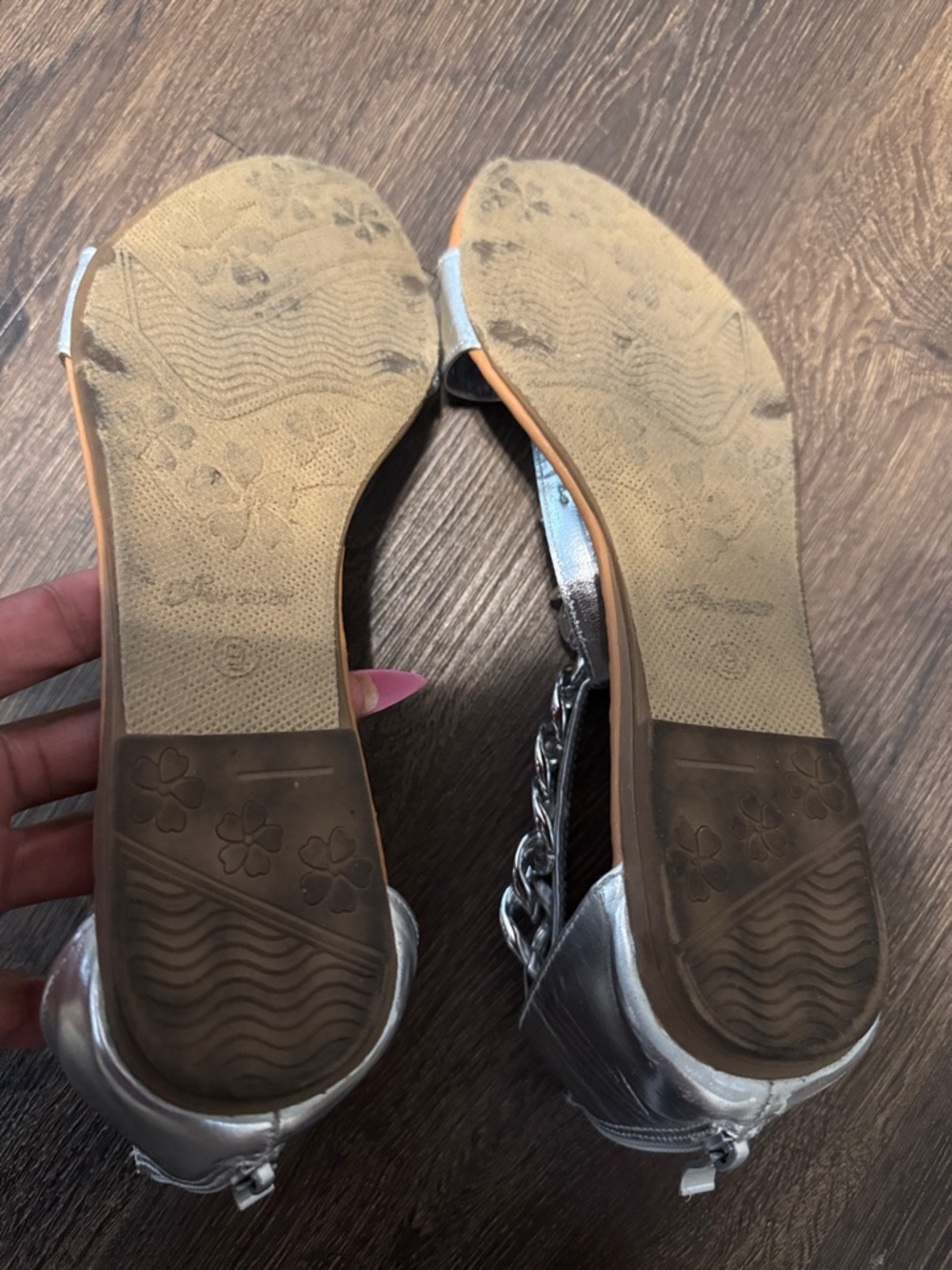 Forever 21 Silver Chain T-Strap Sandals with Tan Footbed - Picture 5 of 11